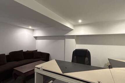 Büro in Düsseldorf 2.000 € 240 m²