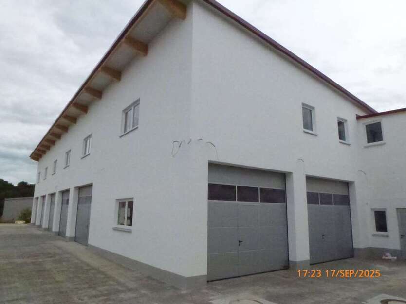 Halle in Neufahrn 115 € 19 m²