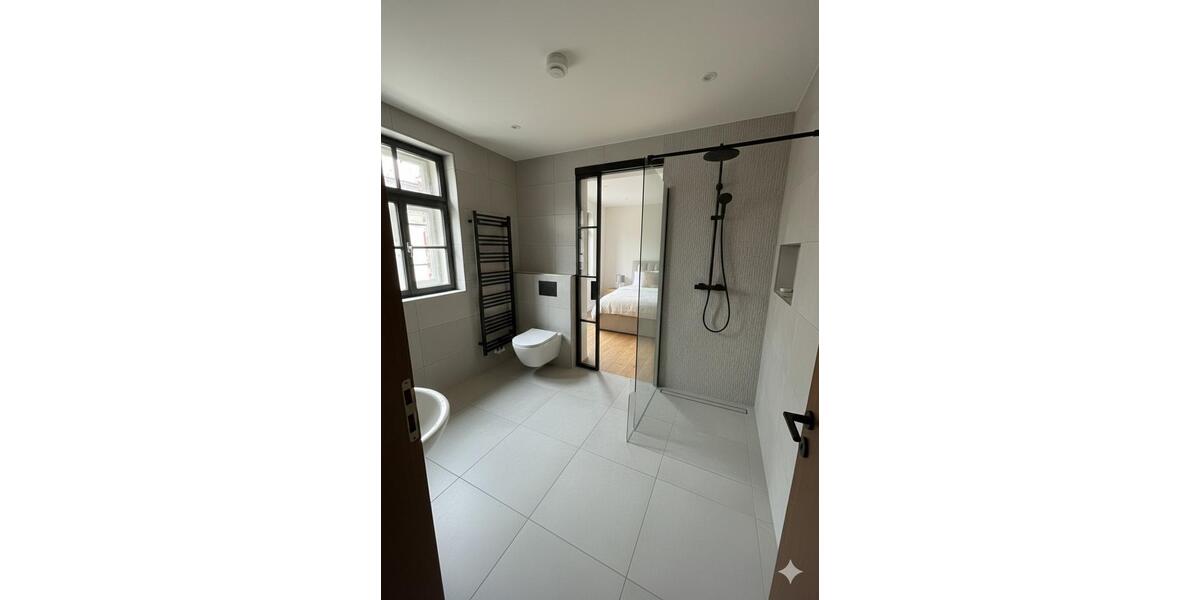 Vermiete schönes Haus mit Garten für große Handwerker Familie 10 zimmer