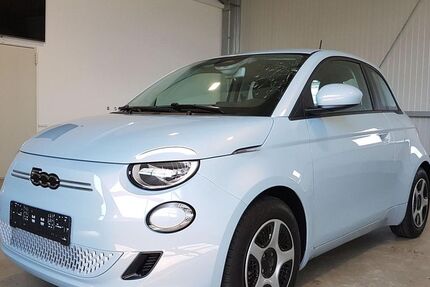 Fiat 500e 8.600 km 17.490 &euro; Wörth an der Donau 93086