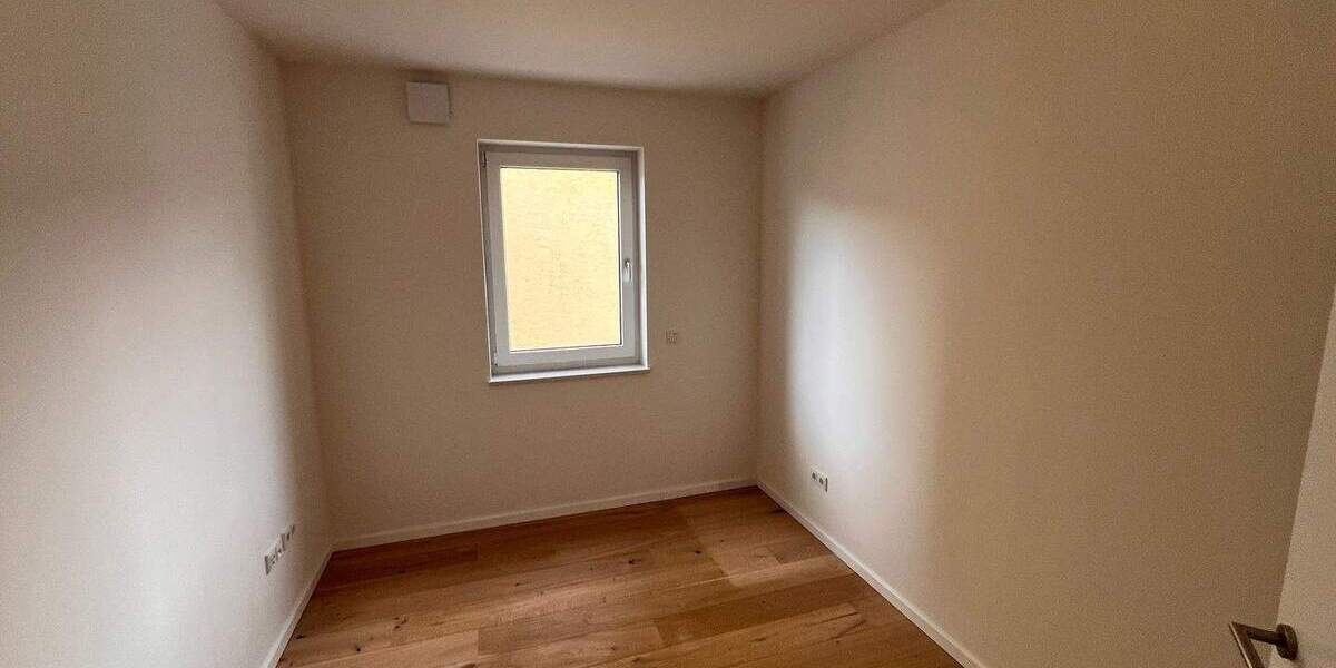 Etagenwohnung Regensburg Kasernenviertel - 4 Zimmer, 101 m&sup2;, 1.600&euro; | Angebot:25726534