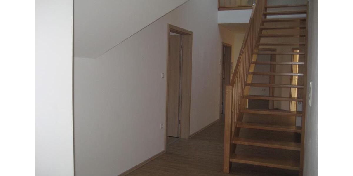 Schöne Galeriewohnung im Nittenauer Zentrum zu vermieten 3 zimmer