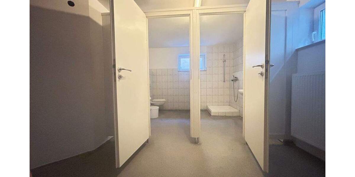 Metzgerei mit Schlachthaus, Laden und riesiger Wohnung zimmer