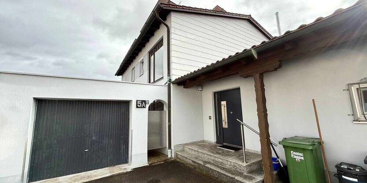 Etagenwohnung Schierling - 3 Zimmer, 88 m&sup2;, 800&euro; | Angebot:26118271