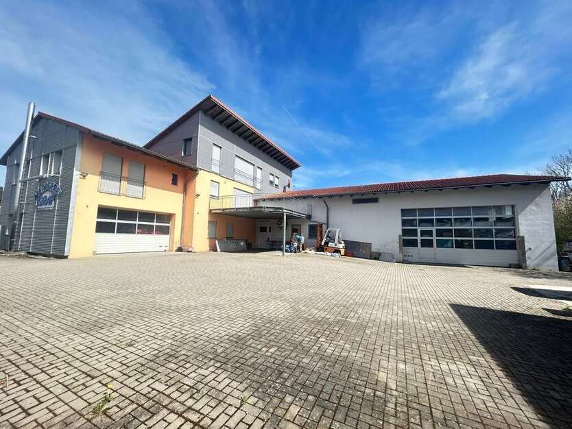 Halle in Hemau 1.247.000 € 556.7 m²