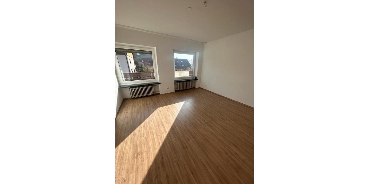 Etagenwohnung Donaustauf - 3 Zimmer, 85 m&sup2;, 1.200&euro; | Angebot:25395580
