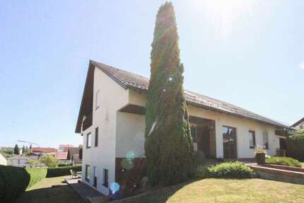 Haus zum Kaufen in Mallersdorf-Pfaffenberg 495.000 € 280.08 m²