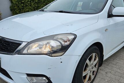 Kia ceed / Ceed 187.000 km 2.500 &euro; Regensburg 93057