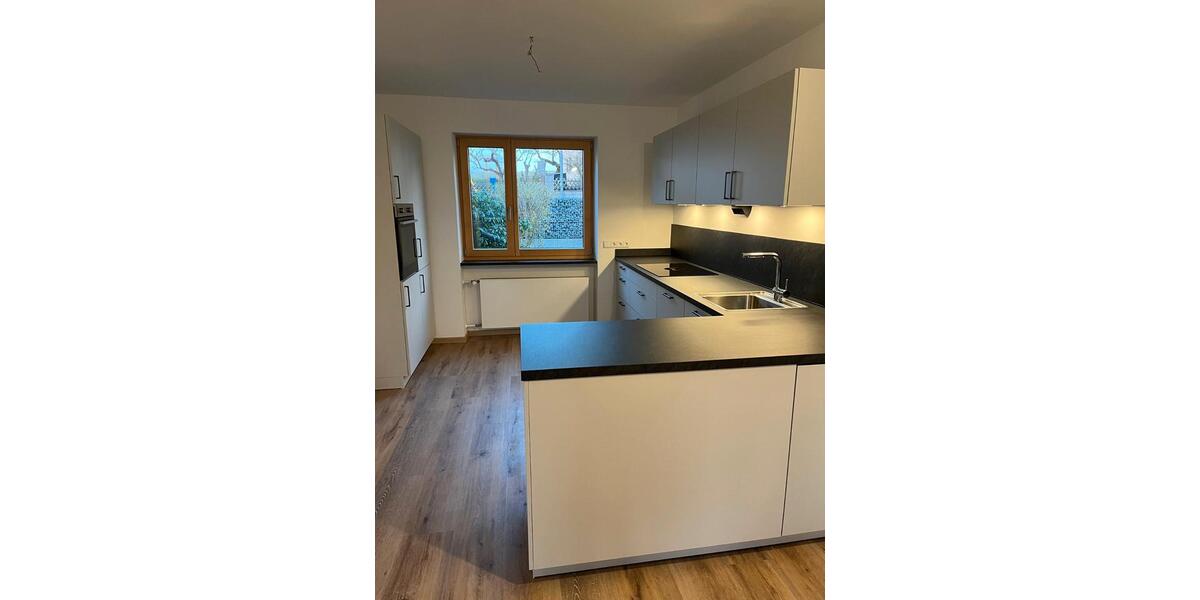 Erdgeschoßwohnung Lappersdorf - 3.5 Zimmer, 100 m&sup2;, 1.170&euro; | Angebot:27586433