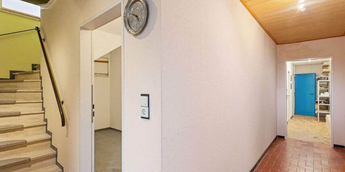 Einfamilienhaus Undorf Undorf - 7 Zimmer, 208 m&sup2;, 599.000&euro; | Angebot:25779834