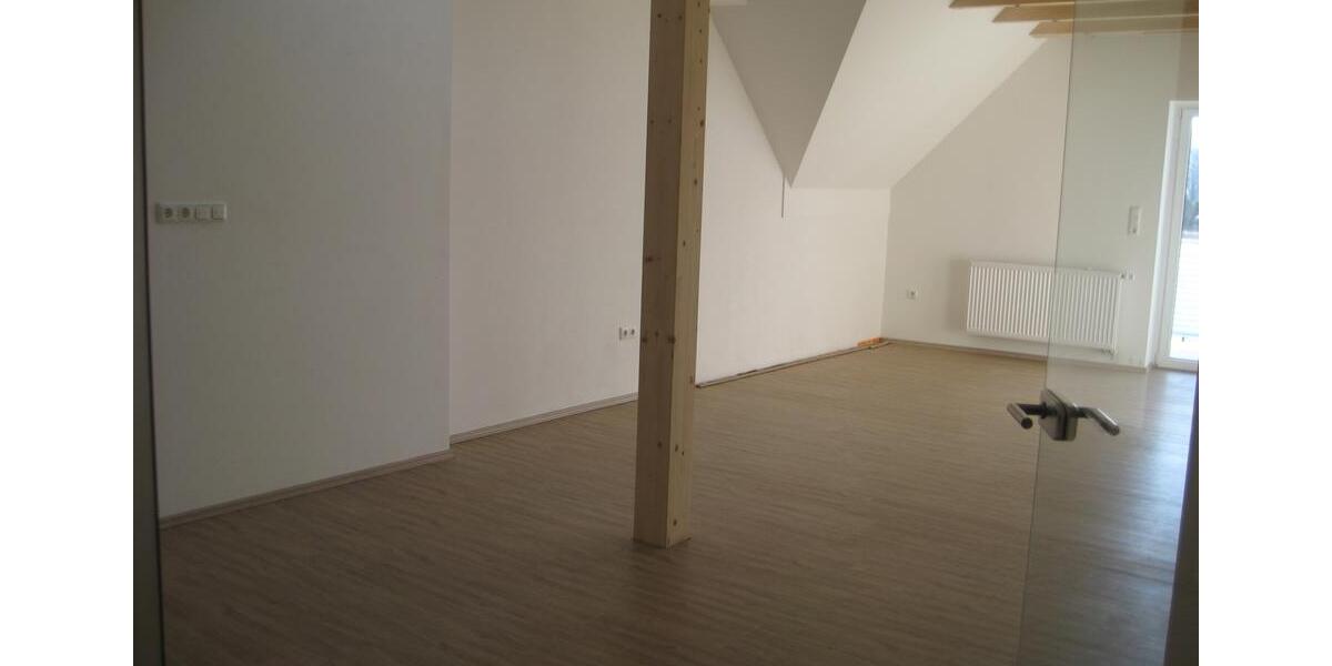 Schöne Galeriewohnung im Nittenauer Zentrum zu vermieten 3 zimmer