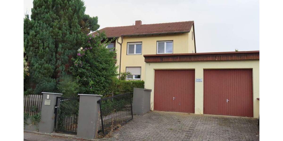 Haus sucht Handwerker: Zweifamilienhaus mit viel Potential u. großem Grundstück in Langquaid** 7 zimmer