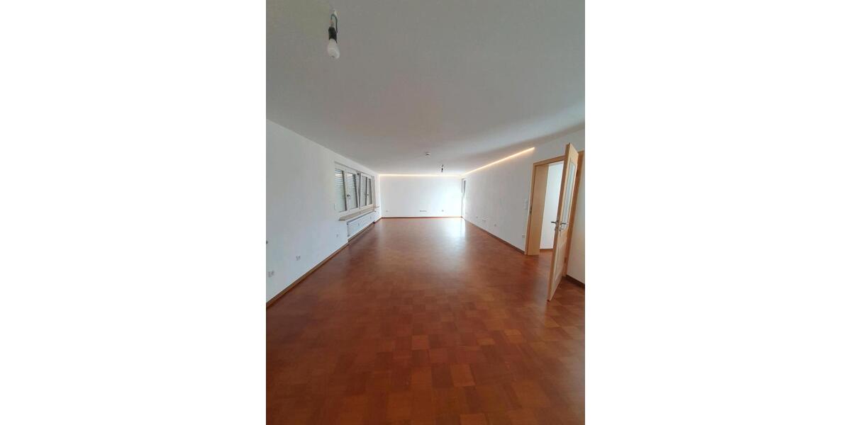 4 Zimmer Wohnung, 120 qm, hochwertig renoviert in Wenzenbach zimmer