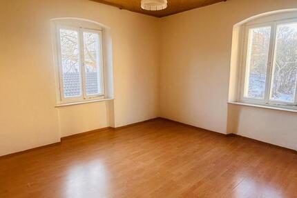 Schöne Altbauwohnung zwischen Bahnhof und Uni in Regensburg 2 zimmer