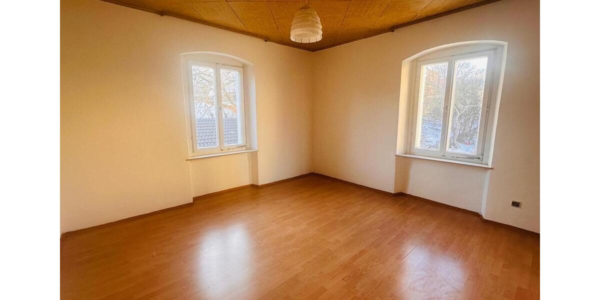 Schöne Altbauwohnung zwischen Bahnhof und Uni in Regensburg 2 zimmer