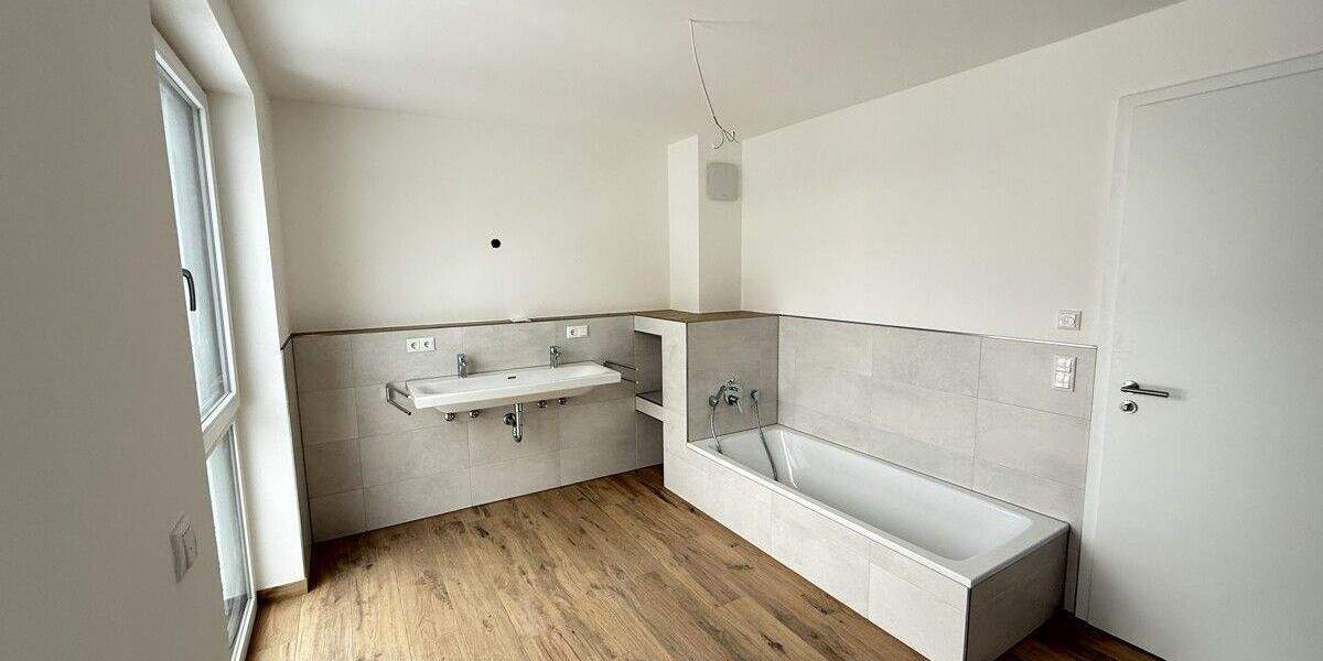 Einfamilienhaus Köfering - 4 Zimmer, 150 m&sup2;, 2.100&euro; | Angebot:25702670