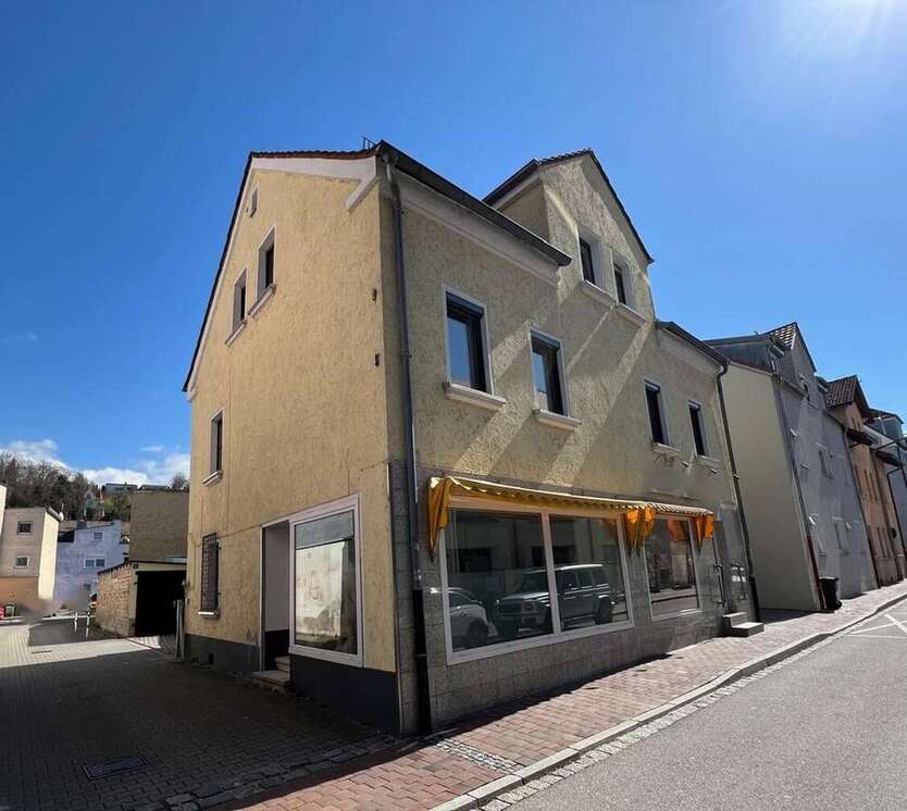 Haus zum Kaufen in Schwandorf 419.000 € 285 m²