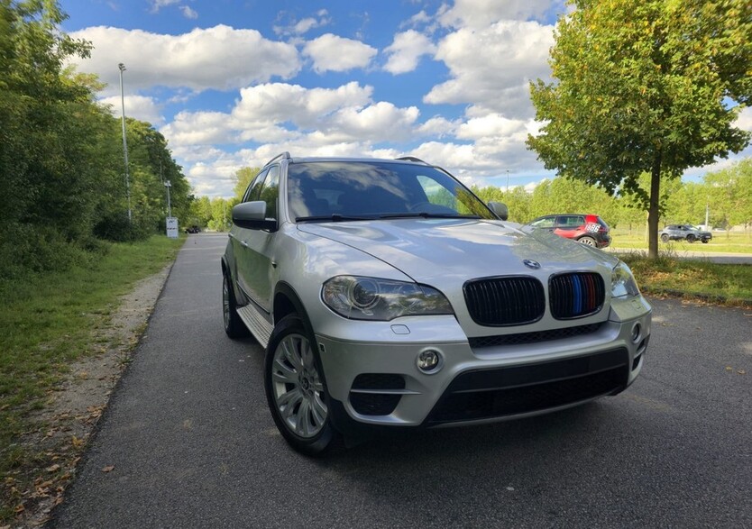 BMW X5 249.999 km 17.400 € Regensburg 93019