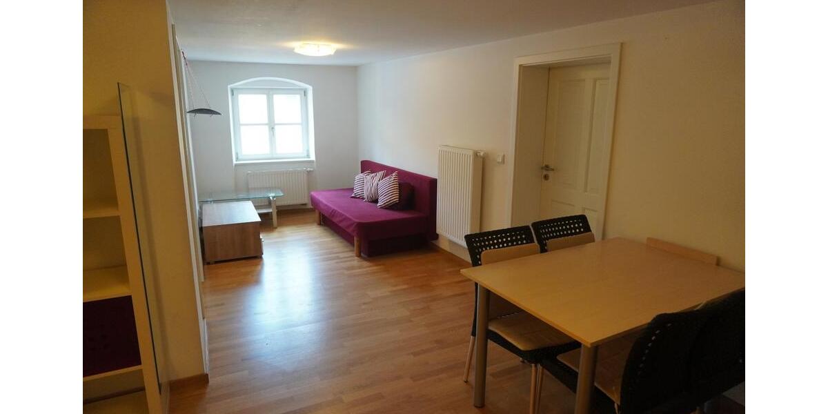 Möbliertes und hochwertiges, zentral gelegenes Zimmer in 2er WG 1 zimmer