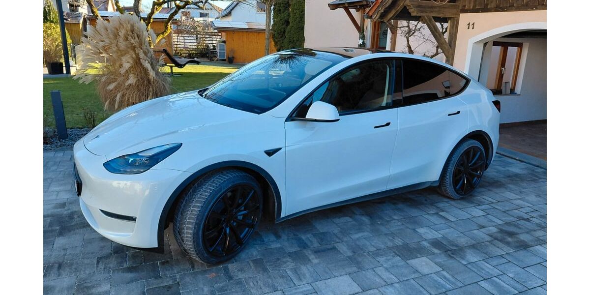 Tesla Model Y 43.000 km 38.955 &euro; Steinberg am See 92449