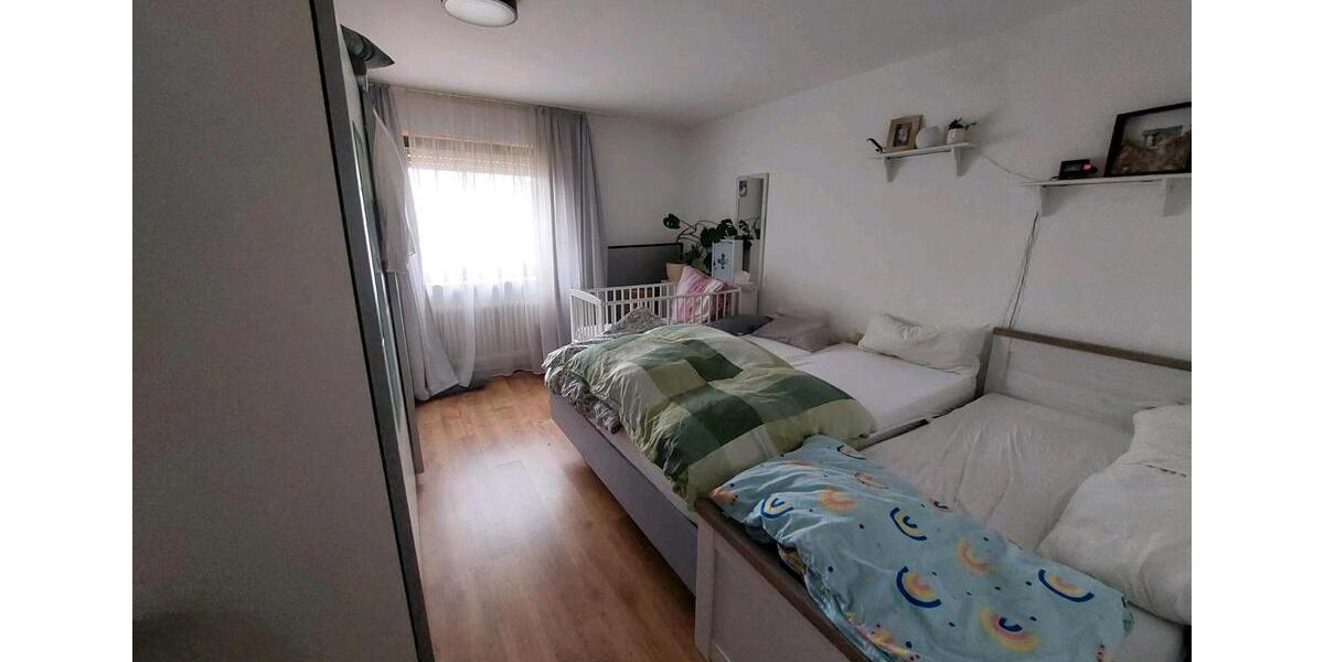 Etagenwohnung Lappersdorf - 4 Zimmer, 100 m&sup2;, 790&euro; | Angebot:26350322