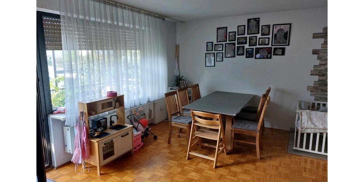Etagenwohnung Lappersdorf - 4 Zimmer, 100 m&sup2;, 790&euro; | Angebot:26350322