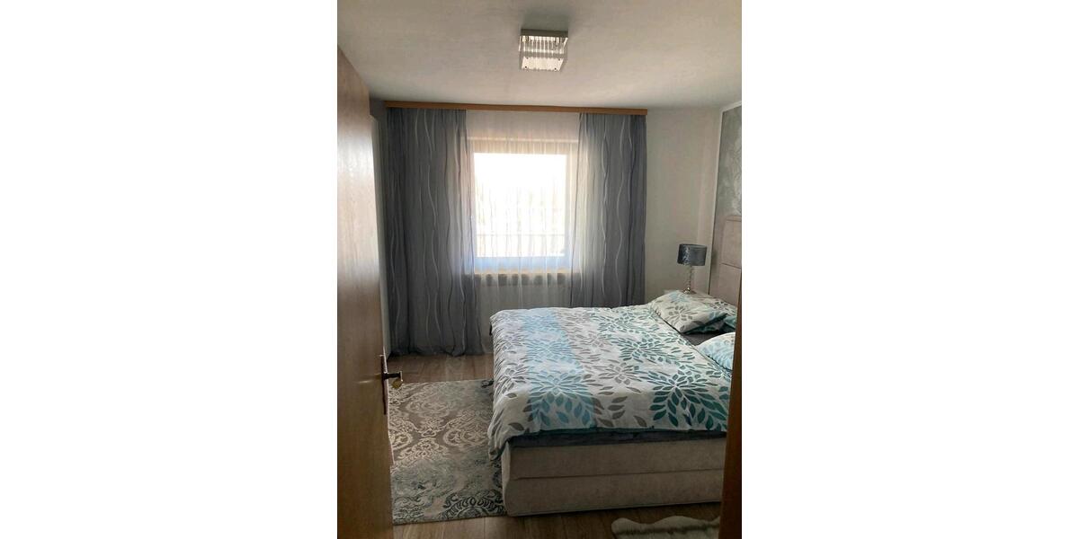 Etagenwohnung Neutraubling - 4 Zimmer, 90 m&sup2;, 378.000&euro; | Angebot:26462436