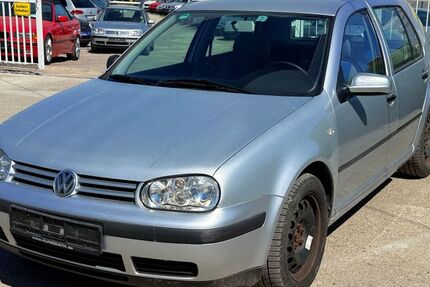 VW Golf 132.000 km 2.699 &euro; Obertraubling 93083