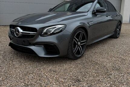 Mercedes E 63 AMG