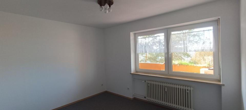 Etagenwohnung Neutraubling - 3 Zimmer, 74 m&sup2;, 850&euro; | Angebot:26232121