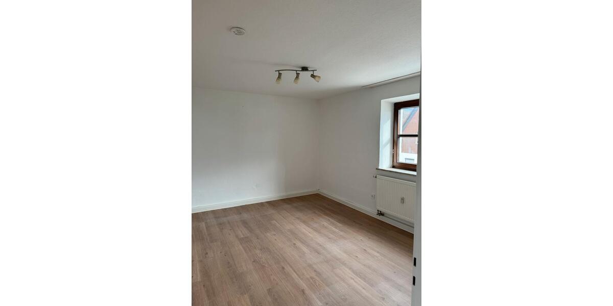 Etagenwohnung Saal an der Donau - 3 Zimmer, 65 m&sup2;, 730&euro; | Angebot:27540111