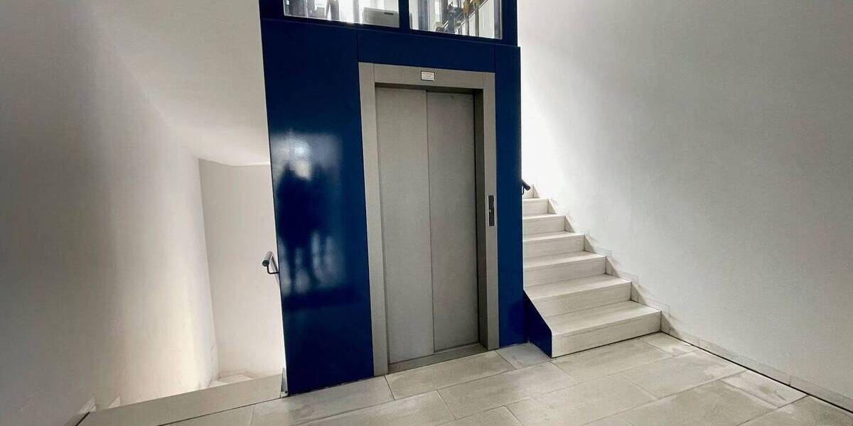 Gewerbeobjekt Regensburg Innenstadt - 6 Zimmer, 170 m&sup2;, 2.200&euro; | Angebot:26207460