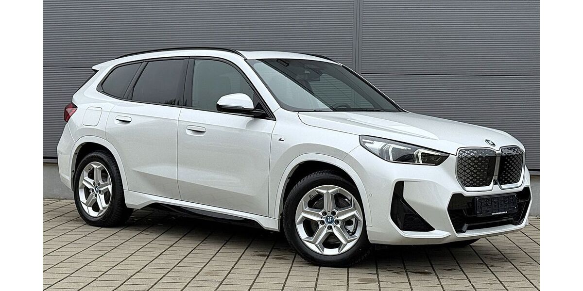 BMW iX1 2.779 km 48.390 &euro; Rohr i. NB (bei Regensburg) 93352