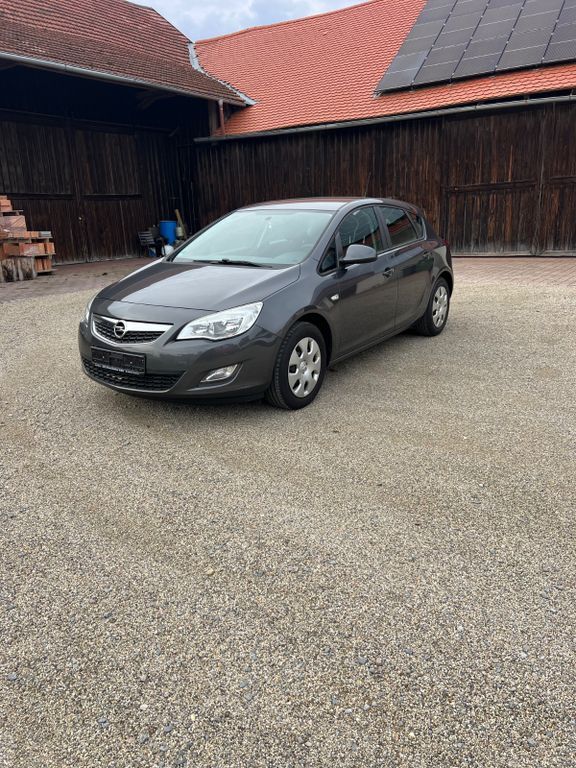 Opel Astra 149.000 km 3.699 € Eltheim 93092