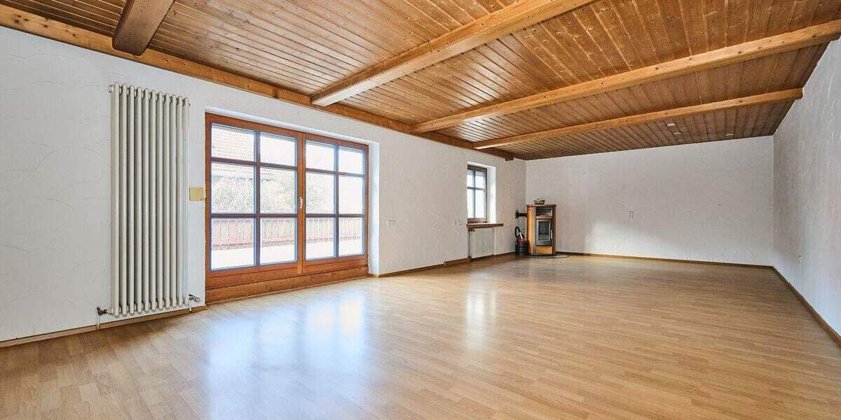 Stabile Mieteinnahmen & Ausbauoption: MFH mit Praxis in Zentrumslage 1 zimmer