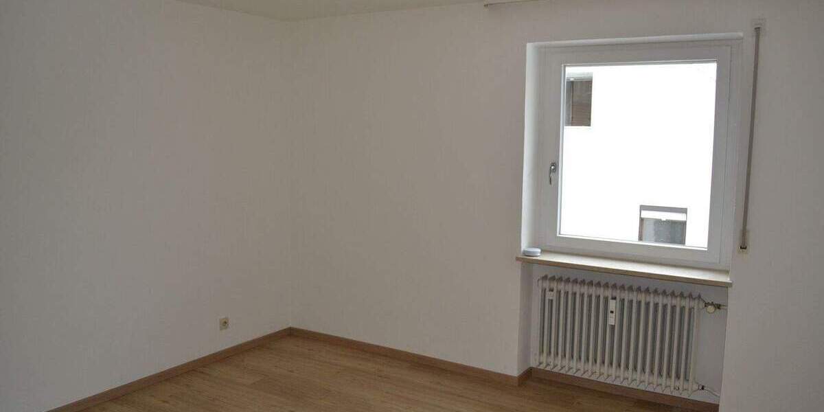 Etagenwohnung Zeitlarn - 2 Zimmer, 65 m&sup2;, 650&euro; | Angebot:25996553