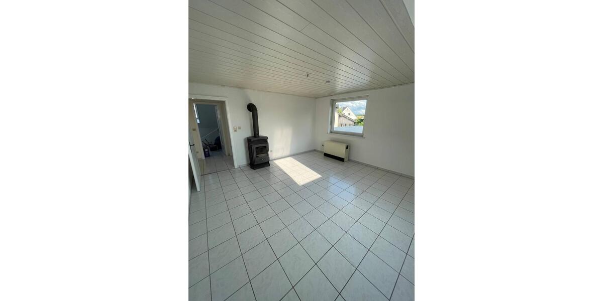 Dachgeschoßwohnung Bad Abbach - 4 Zimmer, 94 m&sup2;, 910&euro; | Angebot:26416478