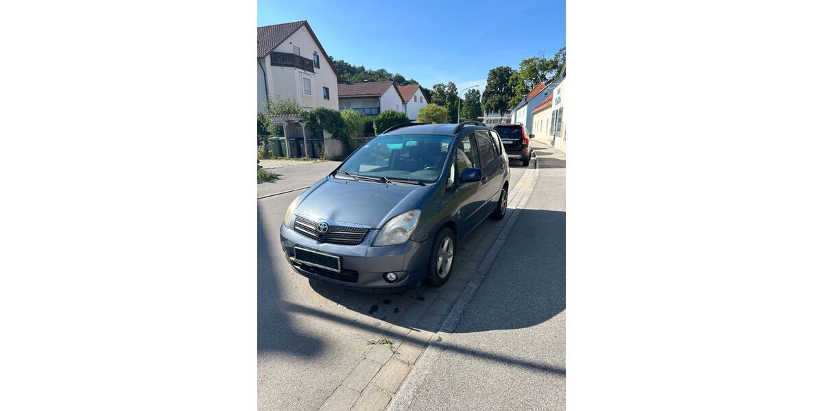 Toyota Corolla Verso 245.000 km 800 &euro; Zeitlarn 93197