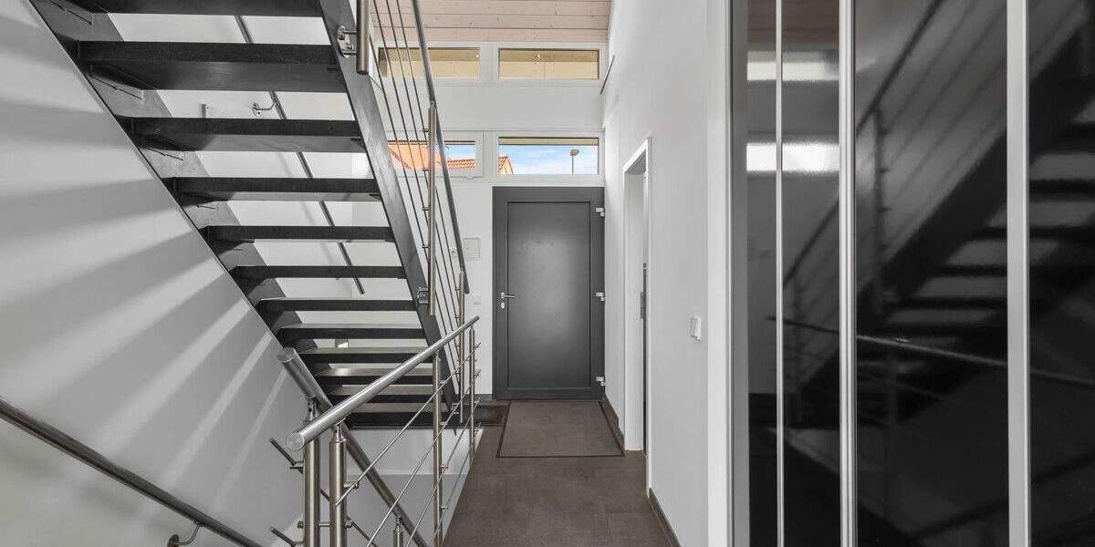 Einfamilienhaus Neutraubling - 5 Zimmer, 203 m&sup2;, 1.080.000&euro; | Angebot:25702693