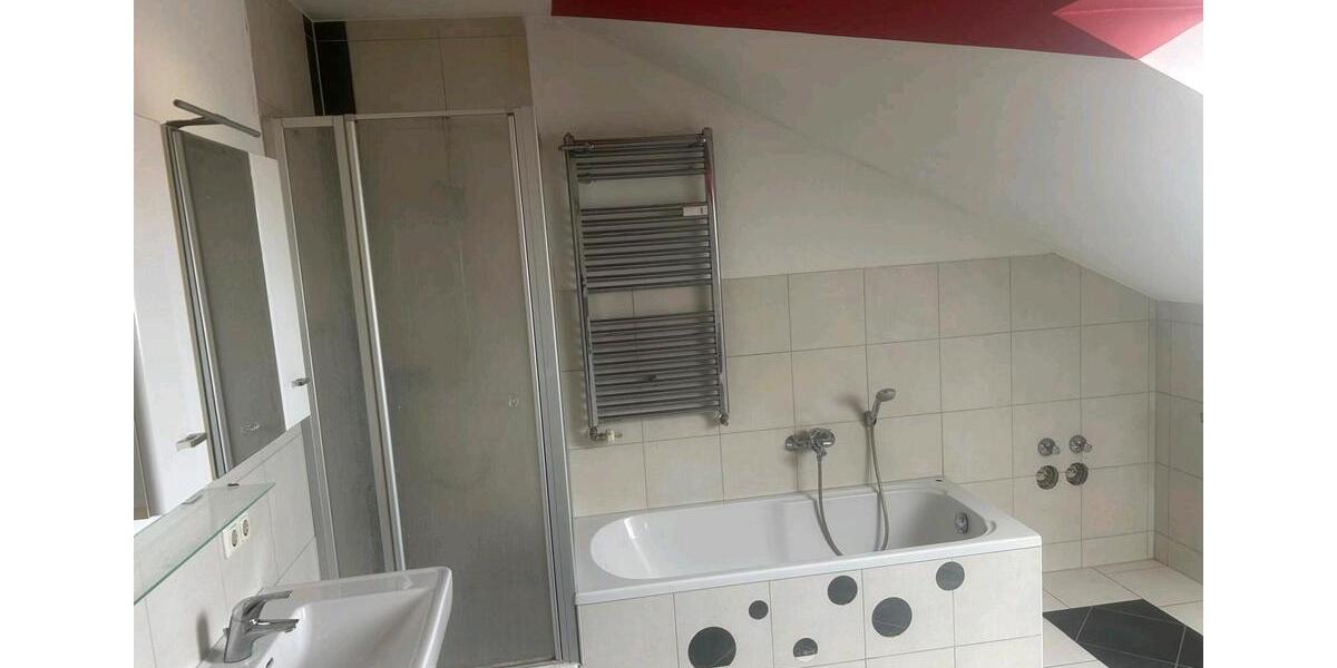 Dachgeschoßwohnung Teublitz - 3 Zimmer, 95 m&sup2;, 750&euro; | Angebot:26614943