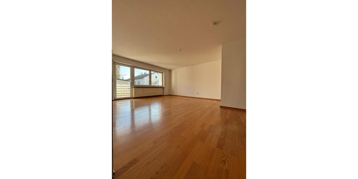 Erdgeschoßwohnung Pentling - 3 Zimmer, 108 m&sup2;, 1.180&euro; | Angebot:26443273