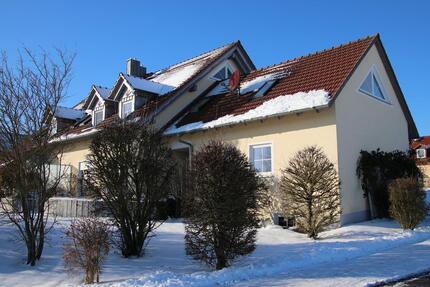 Schöne Doppelhaushälfte, traumhafter Ausblick und ruhige Lage 4 zimmer