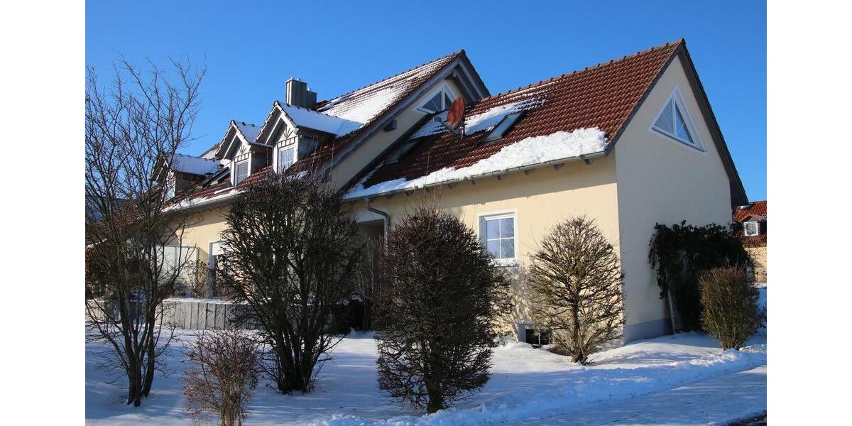 Schöne Doppelhaushälfte, traumhafter Ausblick und ruhige Lage 4 zimmer