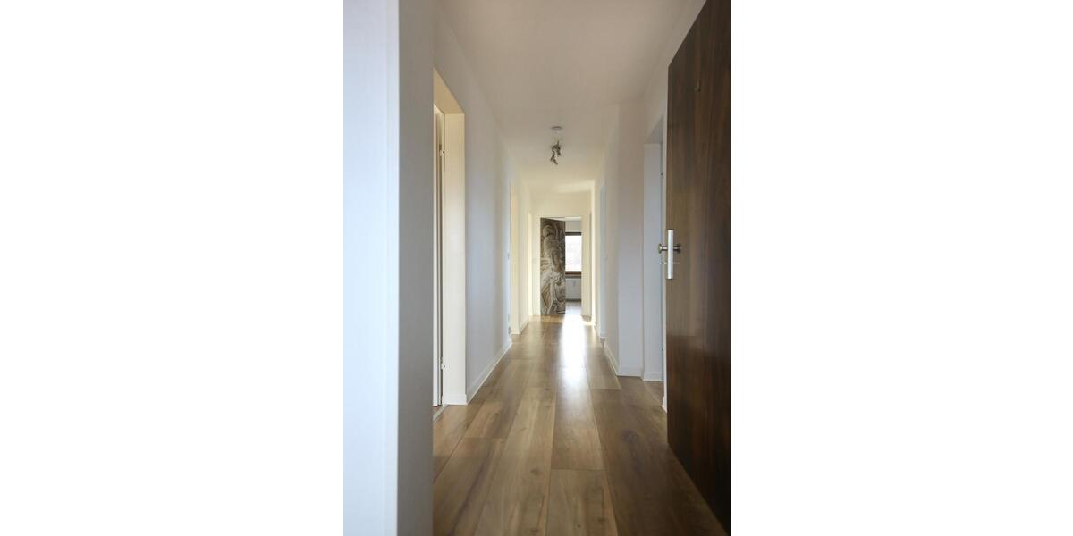 Dachgeschoßwohnung Zeitlarn - 3 Zimmer, 100 m&sup2;, 850&euro; | Angebot:24983208