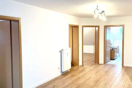 Wohnung Regenstauf - 3 Zimmer, 70 m&sup2;, 735&euro; | Angebot:25658934