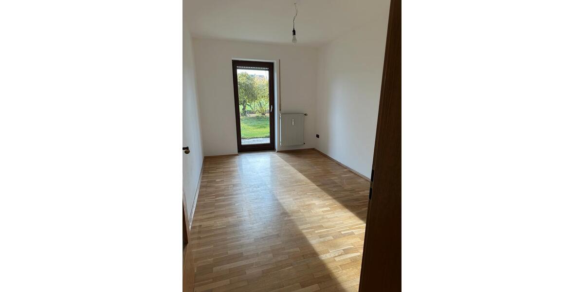 Einfamilienhaus Beratzhausen - 8 Zimmer, 198 m&sup2;, 565.000&euro; | Angebot:26419974