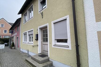 Haus Schierling - 5 Zimmer, 140 m&sup2;, 1.250&euro; | Angebot:24715186