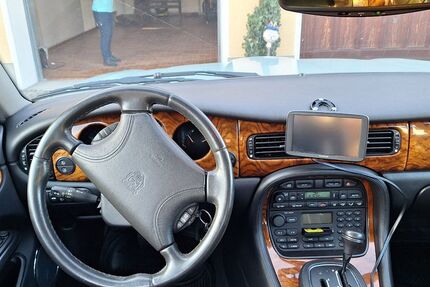 Jaguar XJ8 157.000 km 9.800 &euro; Maxhütte-Haidhof 93142