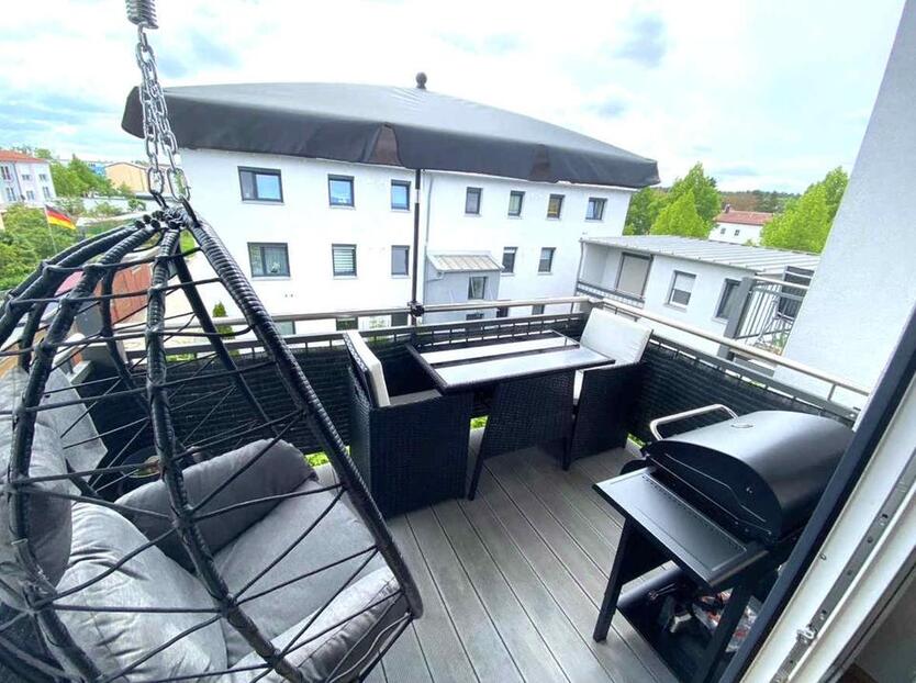 2-Zimmer Balkon Wohnung mit geh. Innenausstattung in Burgweinting
