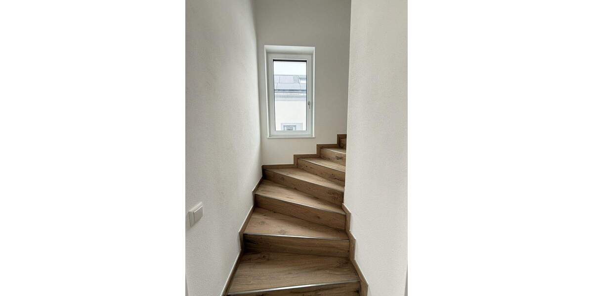 Einfamilienhaus Köfering - 4 Zimmer, 150 m&sup2;, 2.100&euro; | Angebot:24582246